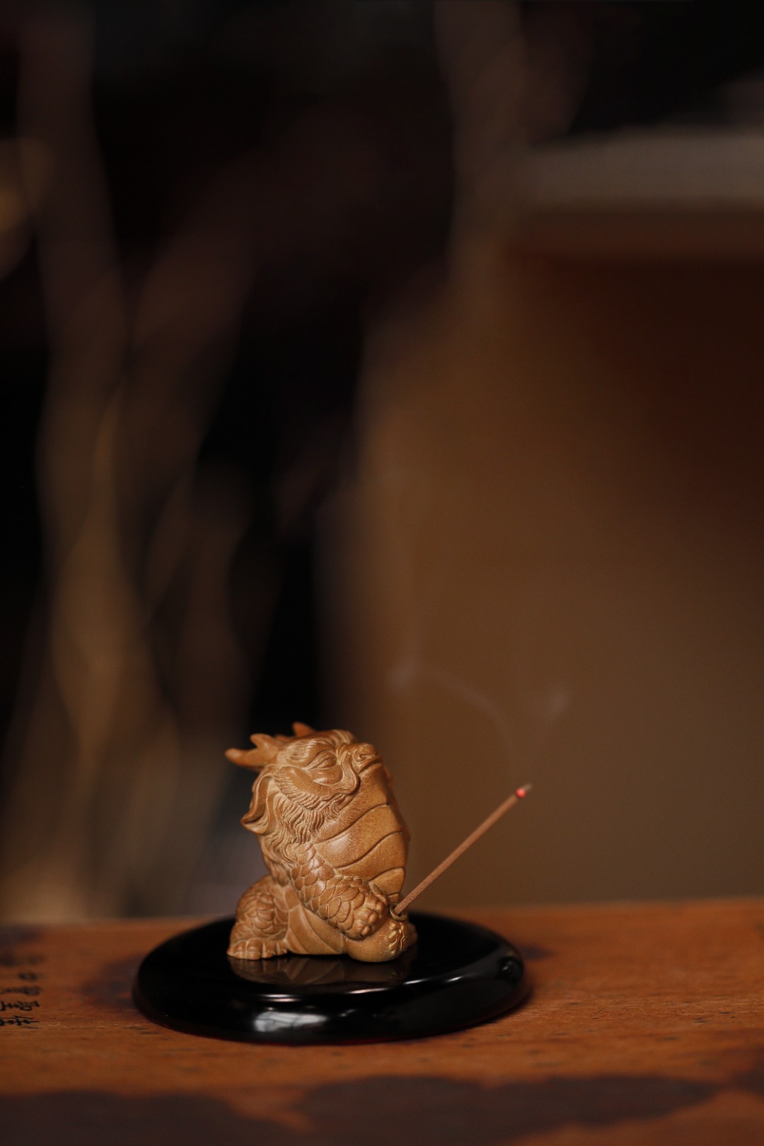 老山檀香 | 青龙抓宝 香插 4.5*3.3*4.2cm  重22.5g
