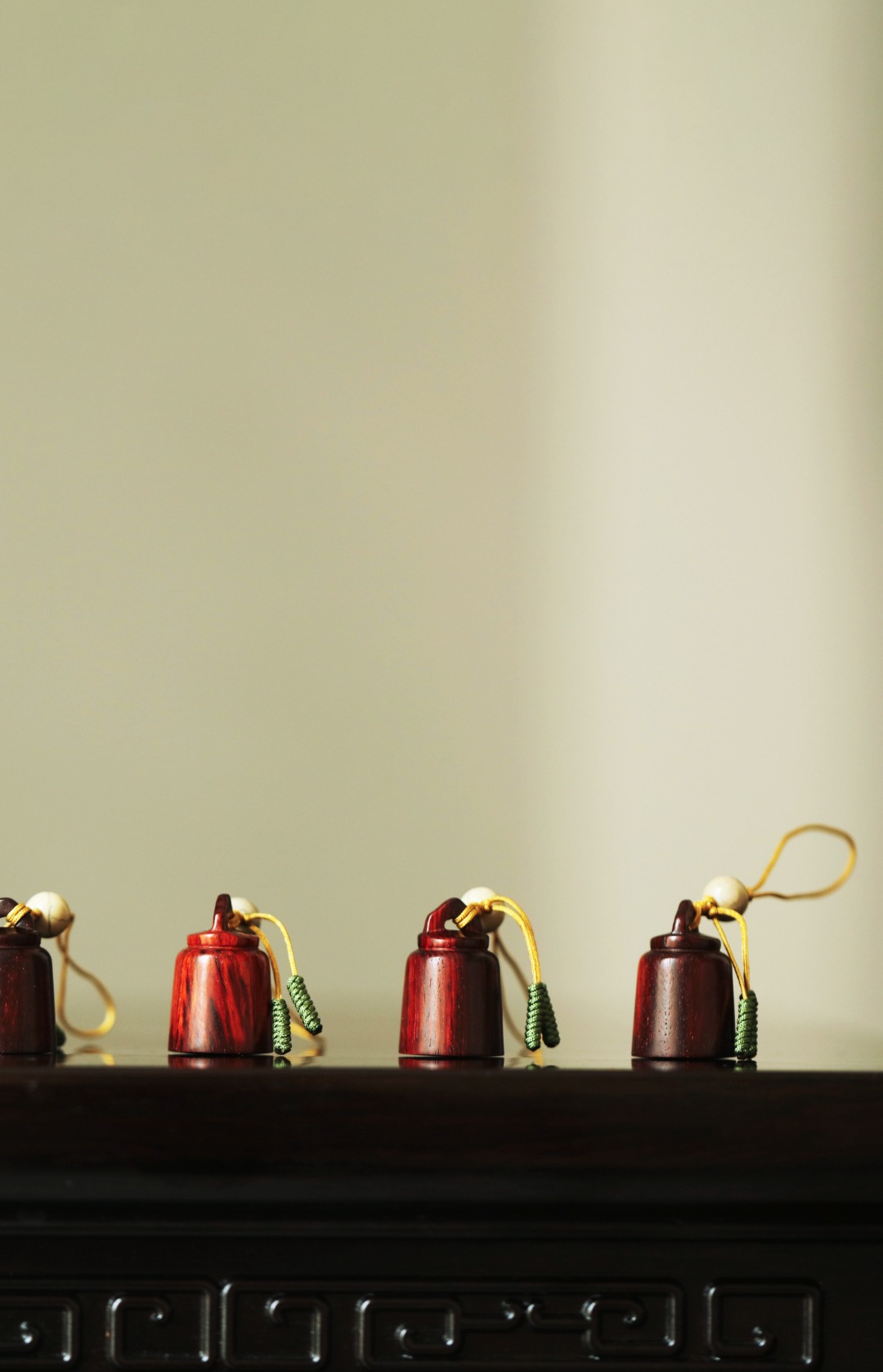 小叶紫檀【称心如意 ·印章】挂件 直径2.2cm 高3cm

